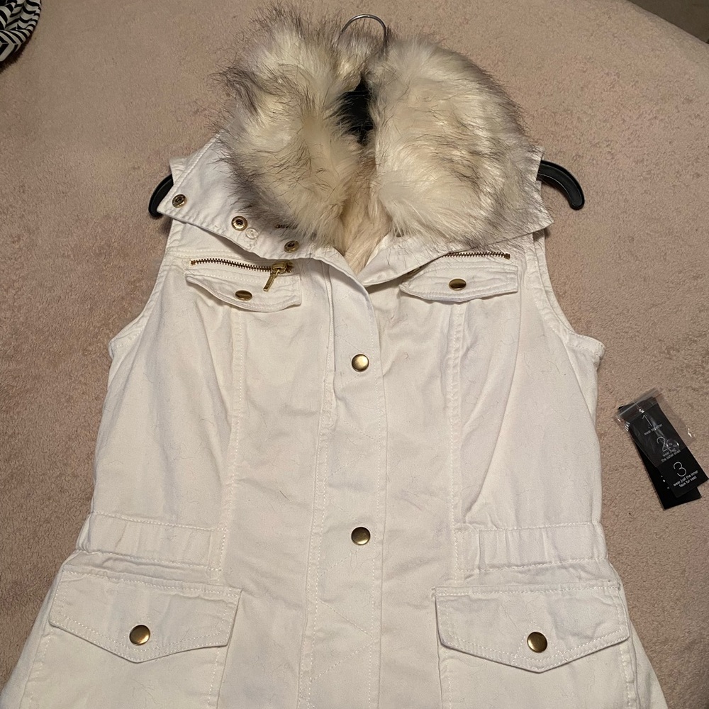 INC 3 in 1 vest- NWT- small